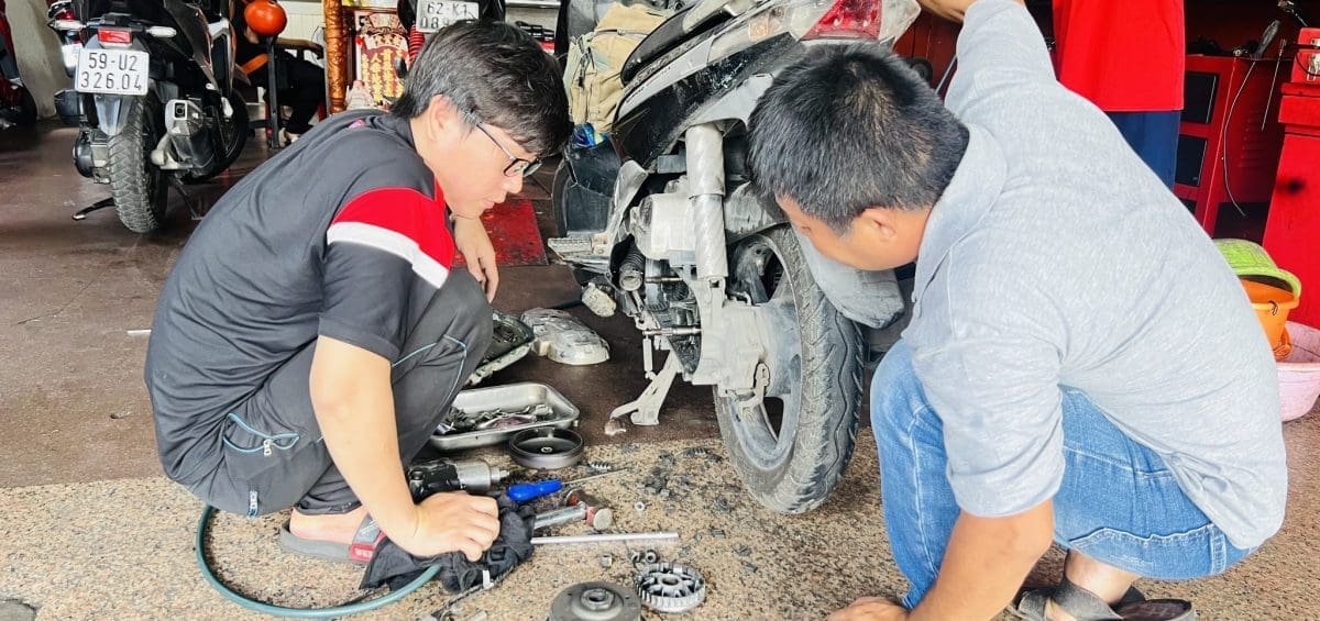 Cảnh Báo Rủi Ro Từ Xe Tay Ga Cũ: Tại Sao Cần Làm Nồi Xe Tay Ga? 2 Vệ Sinh Nồi Xe Tay Ga