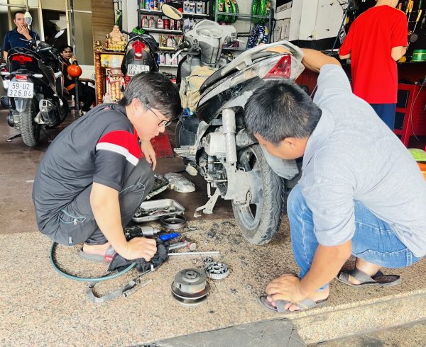 Vệ Sinh Nồi Xe Tay Ga