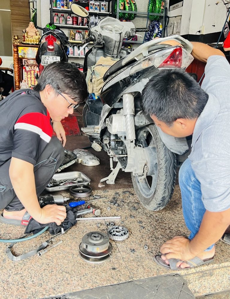 Vệ Sinh Nồi Xe Tay Ga