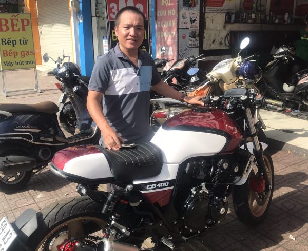 Sơn xe tân trang Honda CB400