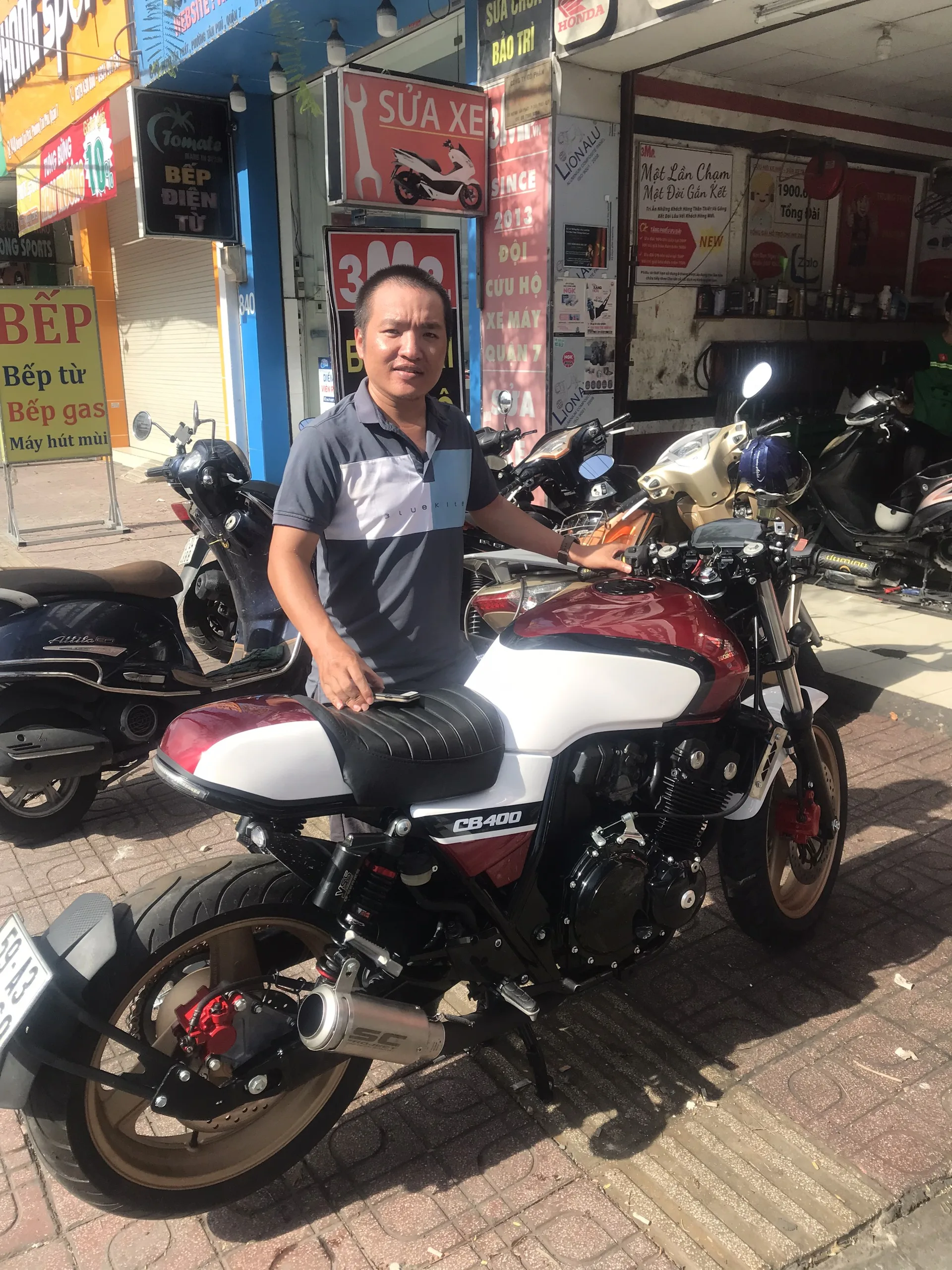 Sơn xe tân trang Honda CB400