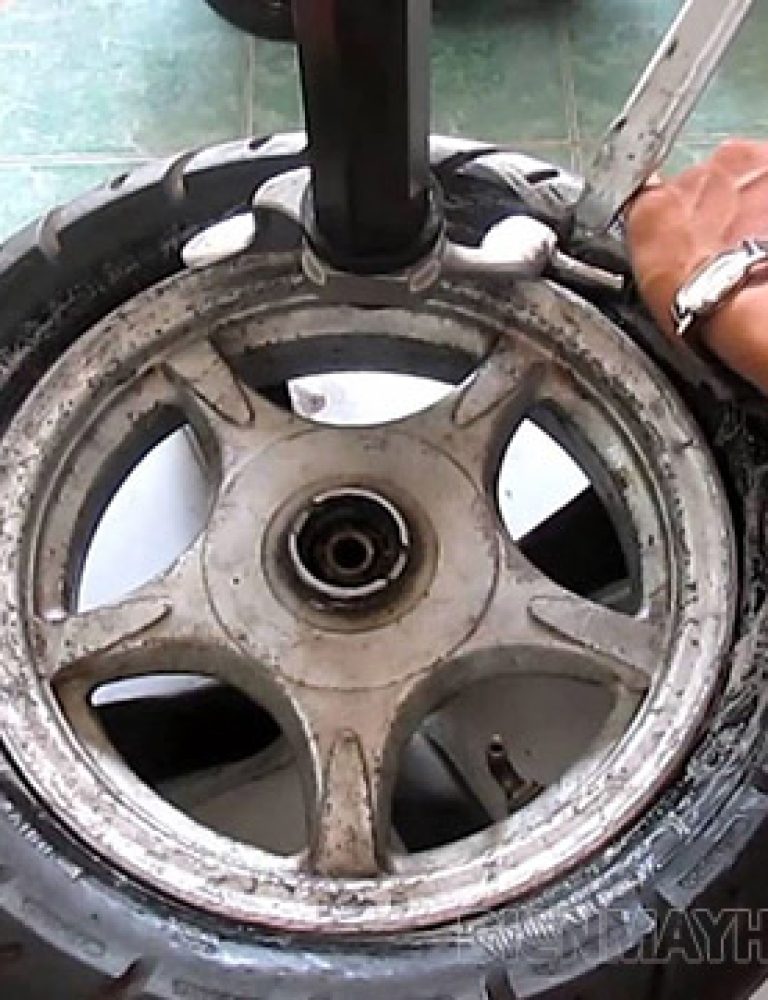 Thay vỏ xe máy lead giá bao nhiêu tiền