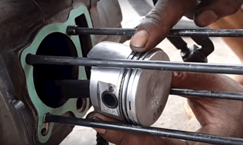 Xe máy bị mất hơi không nổ sửa hết bao nhiêu tiền? 8 Chi phí làm dàn hơi xe máy bao nhiêu tiền?