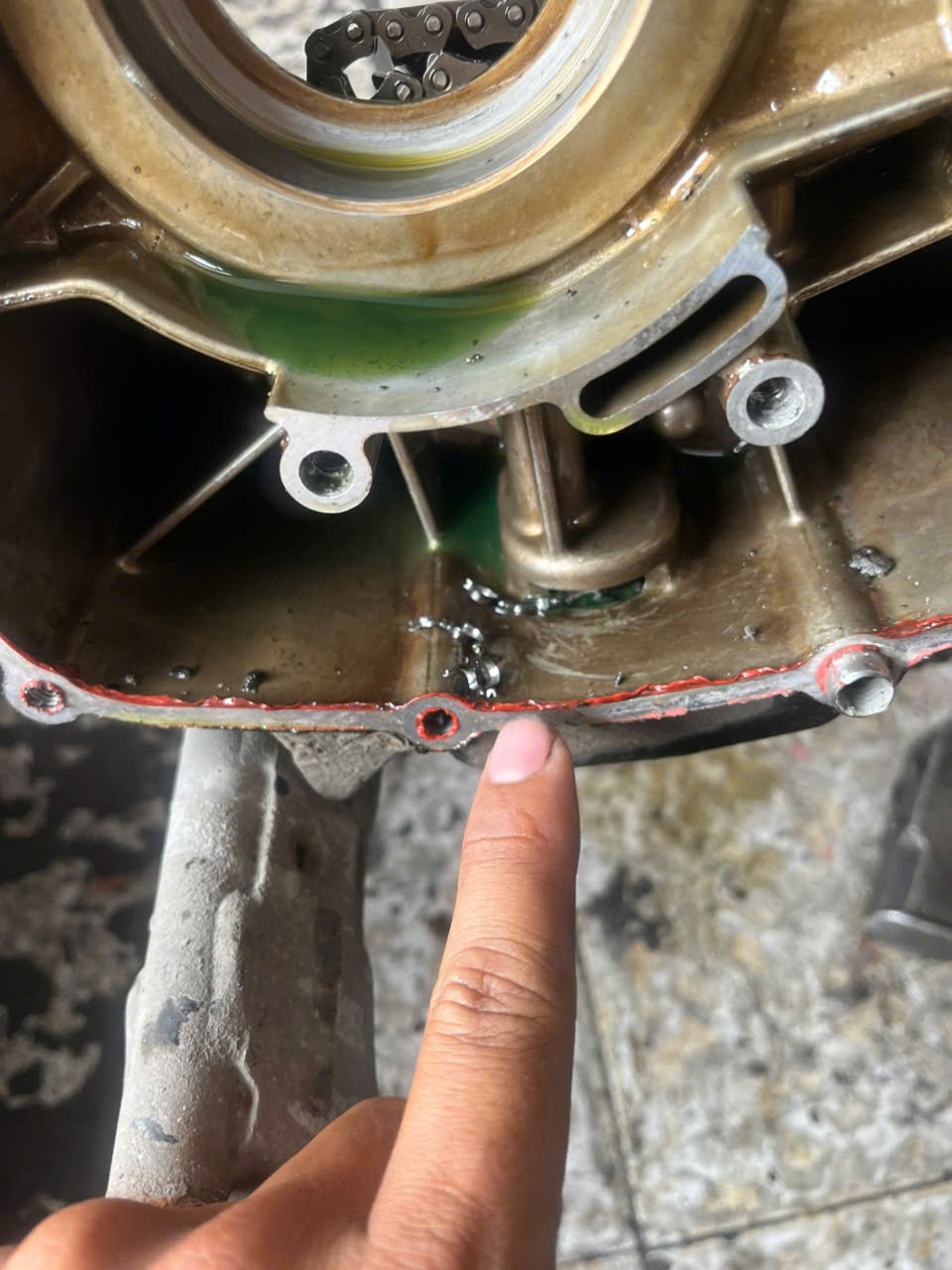 Nòng piston NVX bị cày xước nghiêm trọng