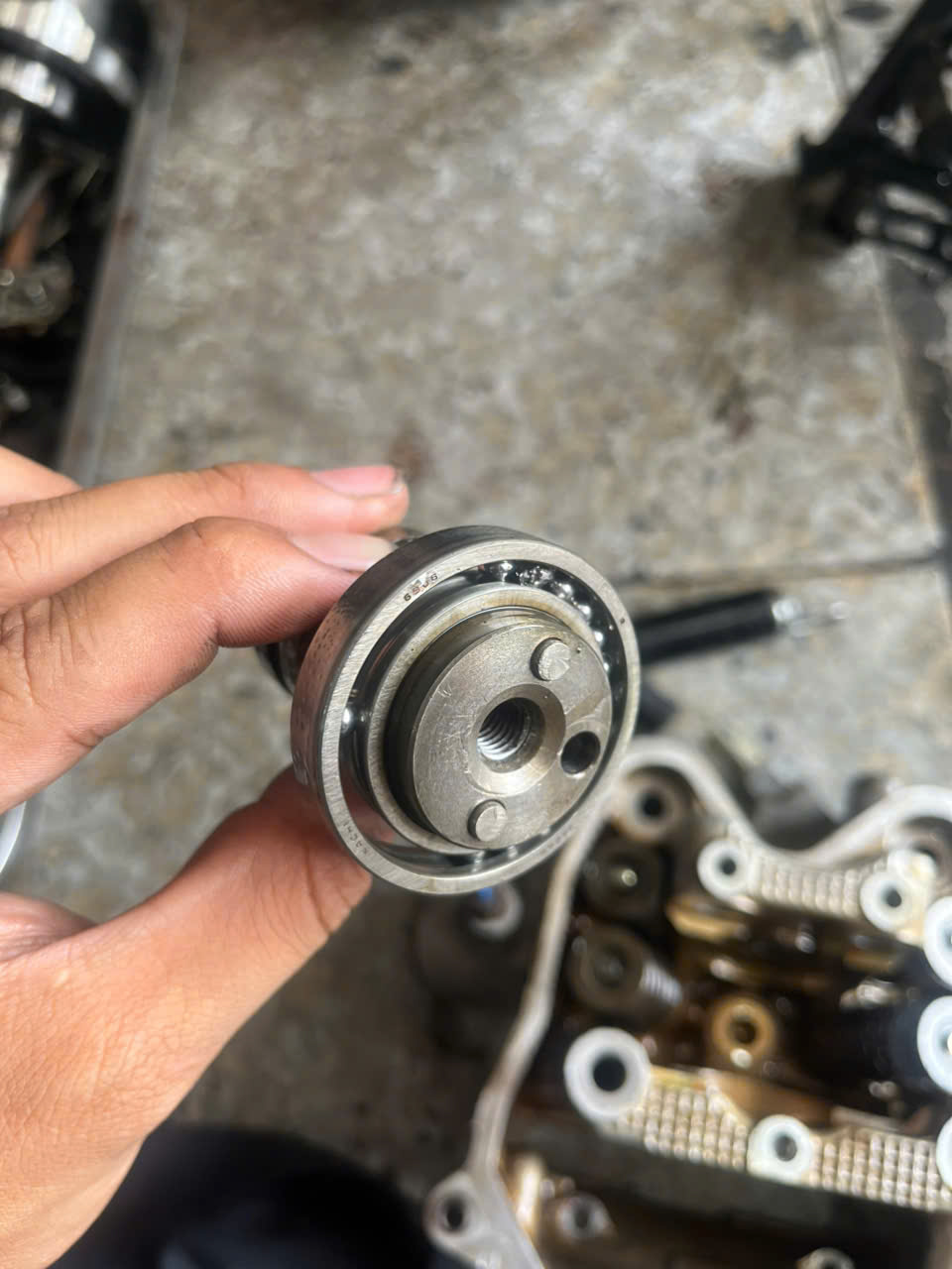 Vỡ bạc đạn cam NVX khiến các viên bi rơi ra ngoài