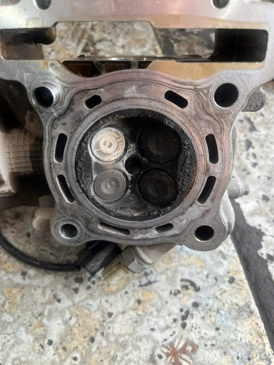 Thay nòng piston NVX chính hãng sau khi bị hư hỏng