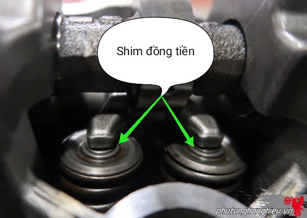 Bộ sên cam và tăng cam UMA Winner chuẩn bị thay thế cho xe bị kêu máy.