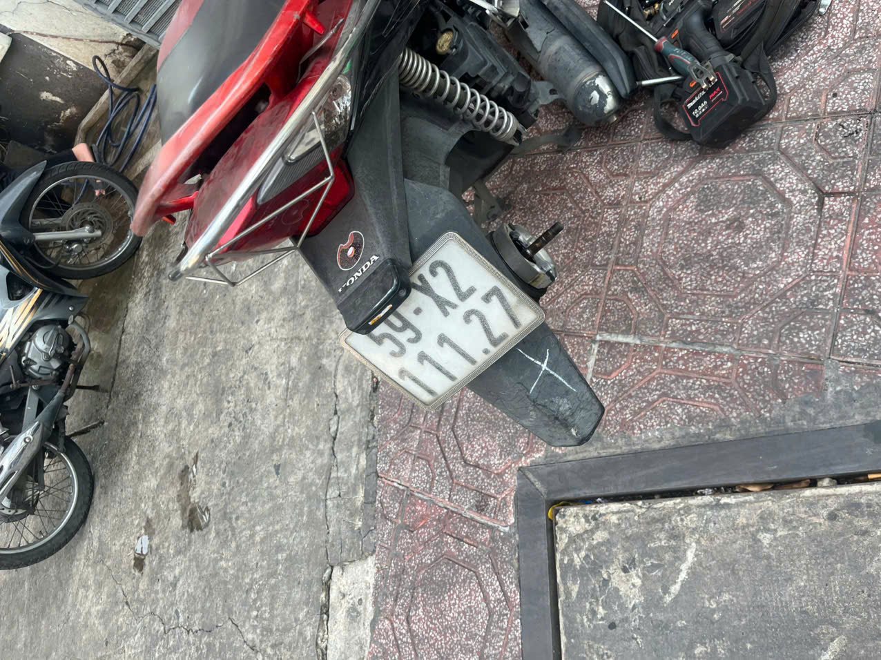 Cận cảnh vào vỏ xe Cheng Shin chính hãng cho xe Air Blade