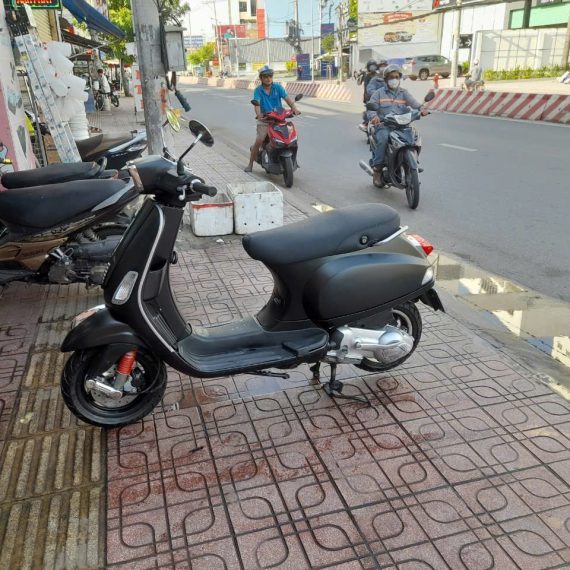Sơn dặm - tân trang - Sơn xe Vespa - Sửa thắng - Cùm tay dầu thắng - Viền đèn - Tân Phú - Quận 7