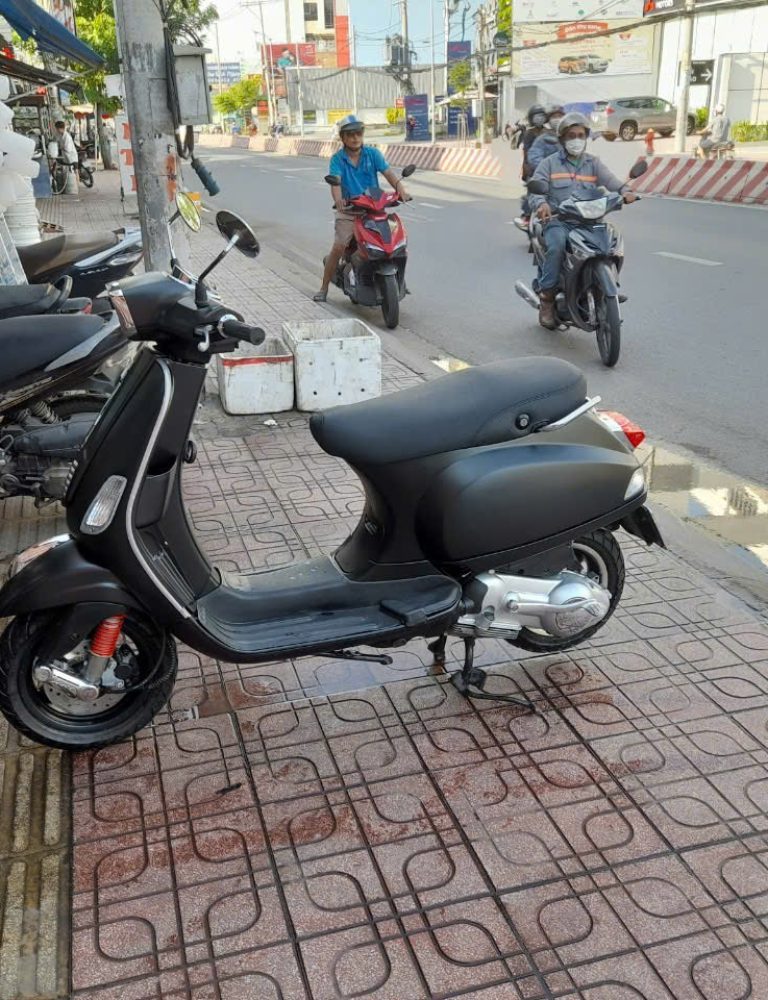 Sơn dặm - tân trang - Sơn xe Vespa - Sửa thắng - Cùm tay dầu thắng - Viền đèn - Tân Phú - Quận 7